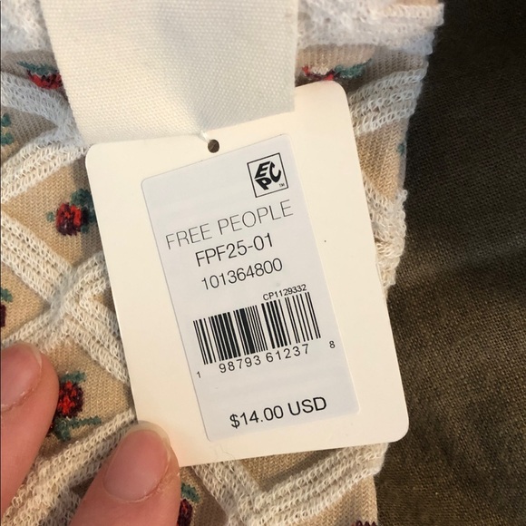 FREE PEOPLE SOCKS🌲🌷 - Picture 3 of 5